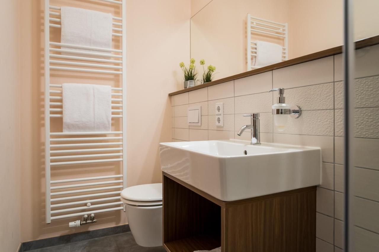 Point Hotel Apartments And Rooms Dresda Esterno foto