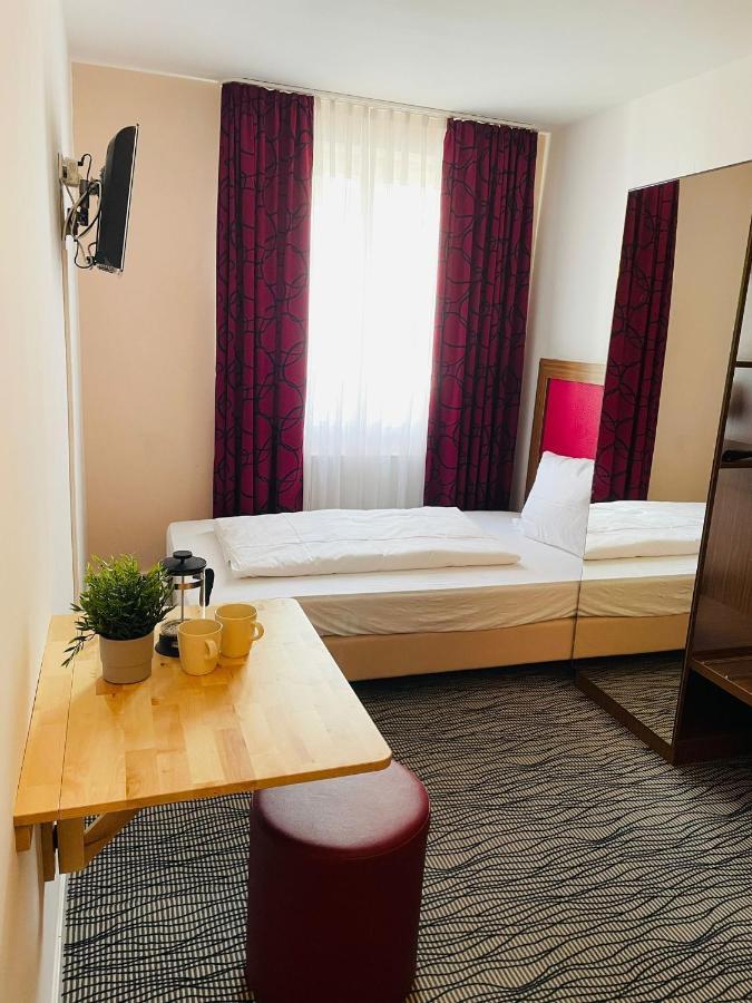 Point Hotel Apartments And Rooms Dresda Esterno foto